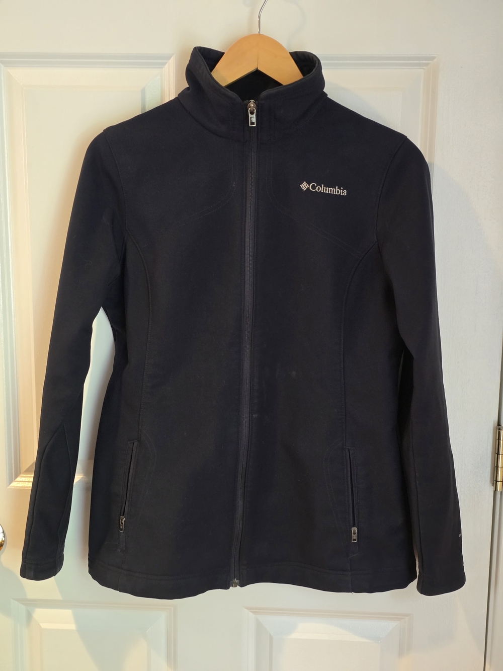 Columbia Women's Black Zip-Up Softshell Utility Jacket